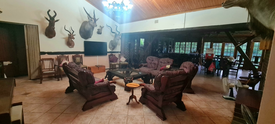 5 Bedroom Property for Sale in Douglas Northern Cape